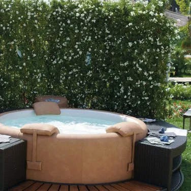 Le guide pour installer son spa gonflable dans le jardin